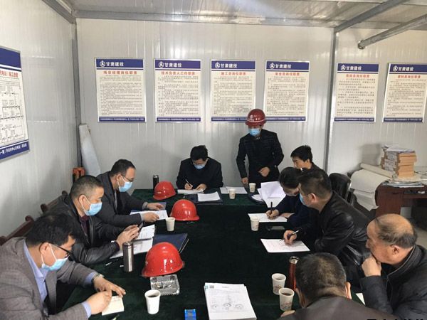 市建管局副局長田曉東帶隊督查指導(dǎo)平?jīng)鲞^境車輛綜合服務(wù)中心（一期）項目 開（復(fù)）工工作(圖1)